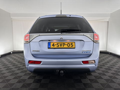 Mitsubishi Outlander 2.0 PHEV Instyle+ AWD Aut. *PANO | XENON | FULL-LEATHER | NAVI-FULLMAP | DAB+ | KEYLESS | CAMERA | COMFORT-SEATS | ROCKFORD-AUDIO |  ECC | HEATED-SEATS | SHIFT-PADDLES | LANE-ASSIST | CRUISE | TOWBAR | 18"ALU*