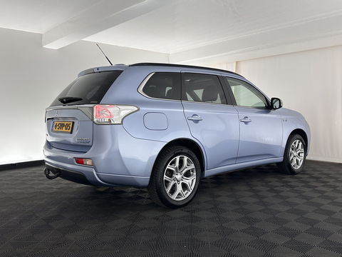 Mitsubishi Outlander 2.0 PHEV Instyle+ AWD Aut. *PANO | XENON | FULL-LEATHER | NAVI-FULLMAP | DAB+ | KEYLESS | CAMERA | COMFORT-SEATS | ROCKFORD-AUDIO |  ECC | HEATED-SEATS | SHIFT-PADDLES | LANE-ASSIST | CRUISE | TOWBAR | 18"ALU*