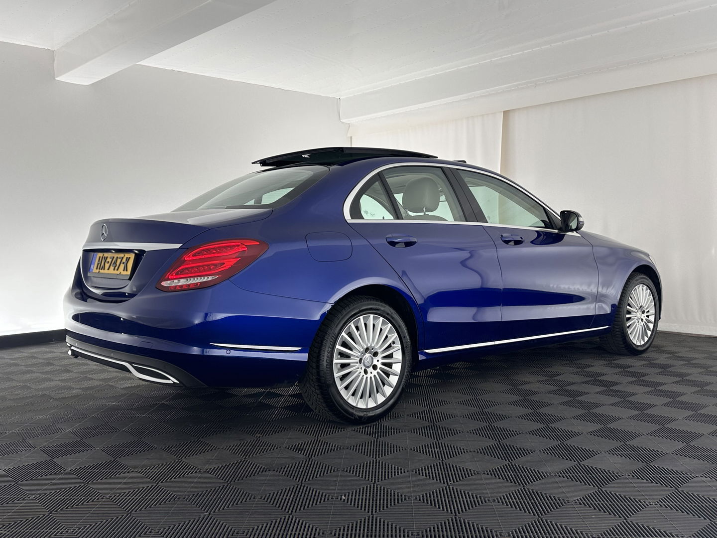 Mercedes-Benz C-Klasse 180 Ambition Aut. *PANO | FULL-LED | 1/2-LEATHER | SPORT-SEATS | NAVI-FULLMAP | HEATED-SEATS | ECC | PDC | CRUISE | 17''ALU*