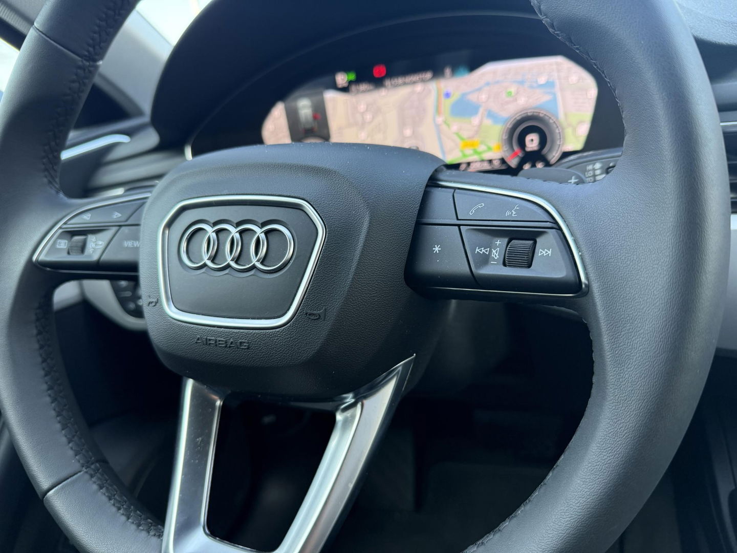 Audi A4 Avant 40 TFSI S-line edition Competition 205PK