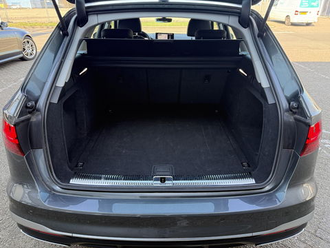 Audi A4 Avant 40 TFSI S-line edition Competition 205PK