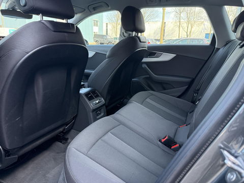 Audi A4 Avant 40 TFSI S-line edition Competition 205PK