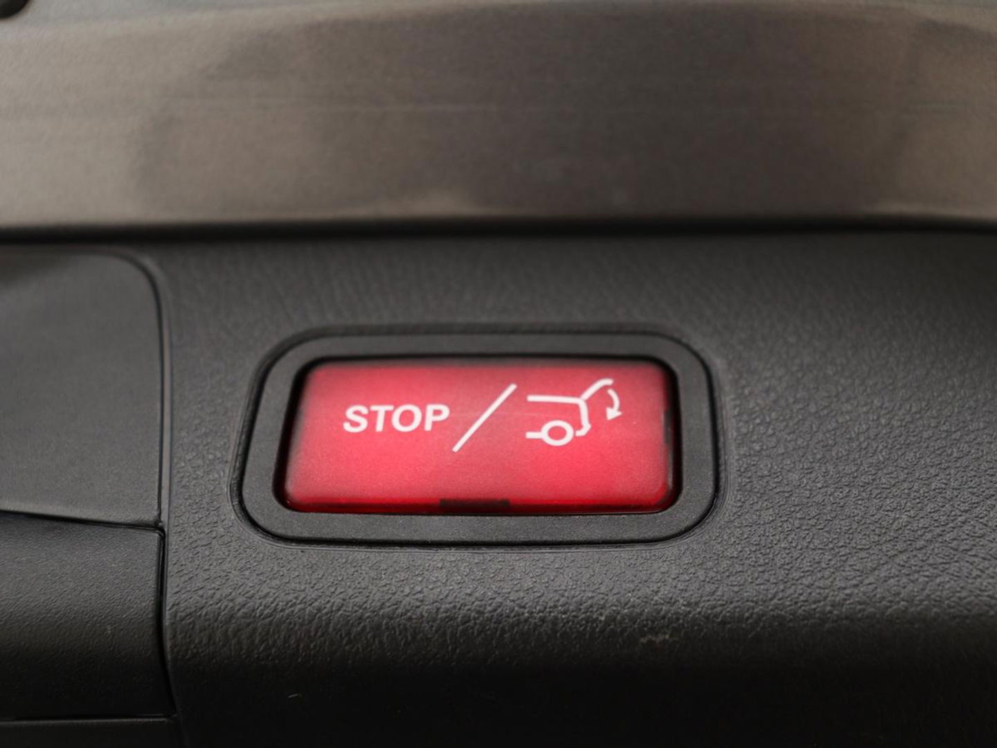 Mercedes-Benz B-Klasse 250e AMG Night | Stoelverwarming | Camera | Carplay | Sfeerverlichting | Leder/Alcantara | Full LED | Widescreen