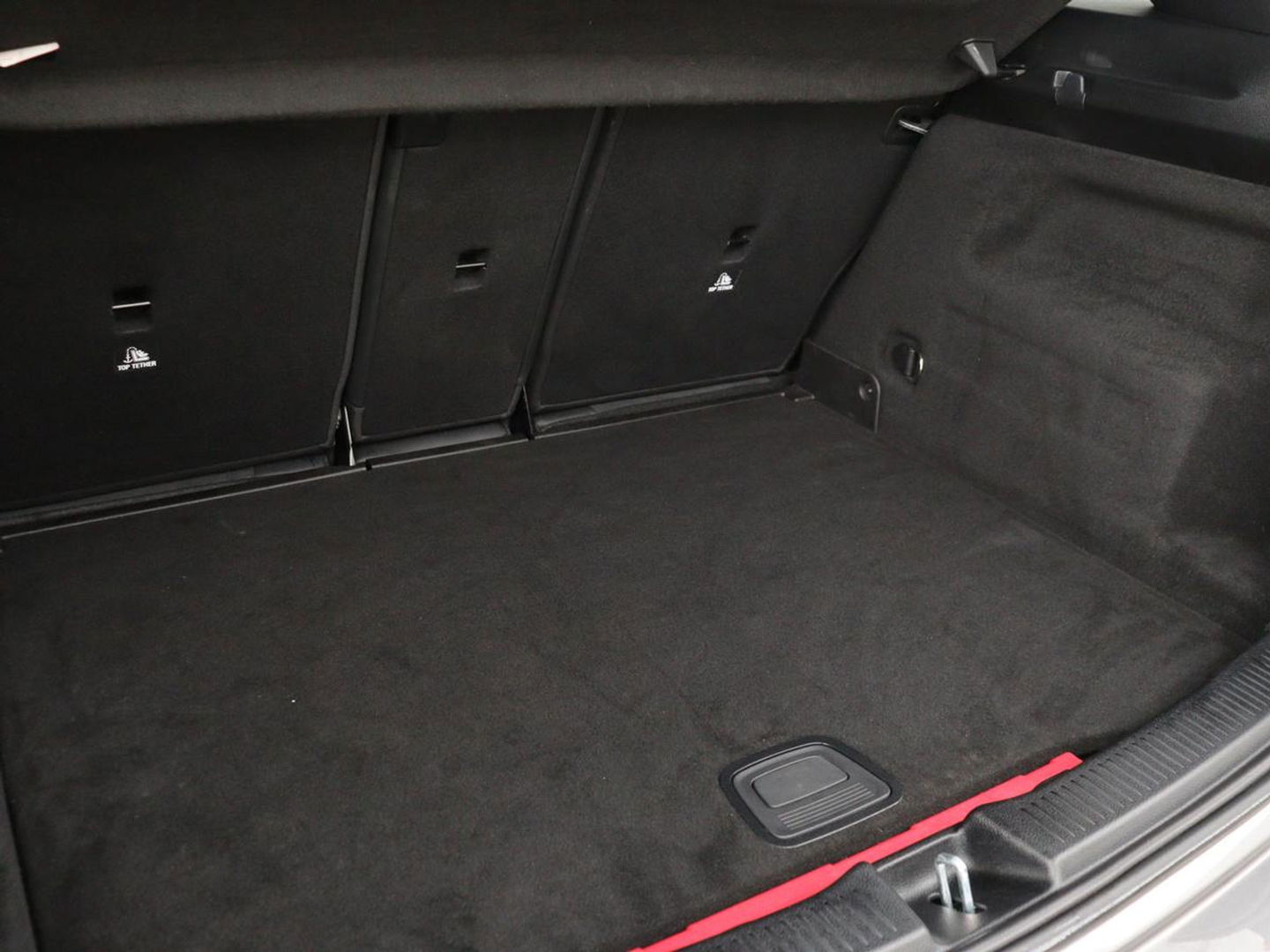 Mercedes-Benz B-Klasse 250e AMG Night | Stoelverwarming | Camera | Carplay | Sfeerverlichting | Leder/Alcantara | Full LED | Widescreen