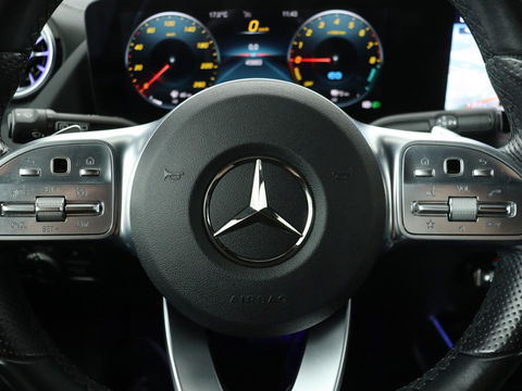 Mercedes-Benz B-Klasse 250e AMG Night | Stoelverwarming | Camera | Carplay | Sfeerverlichting | Leder/Alcantara | Full LED | Widescreen