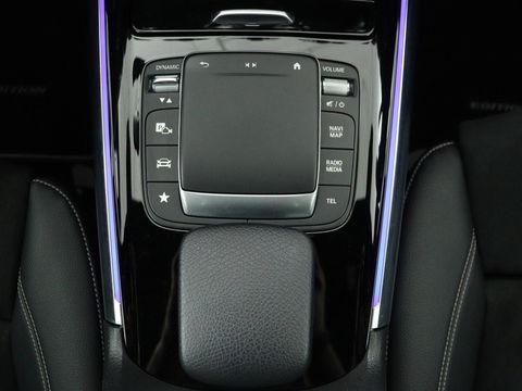 Mercedes-Benz B-Klasse 250e AMG Night | Stoelverwarming | Camera | Carplay | Sfeerverlichting | Leder/Alcantara | Full LED | Widescreen