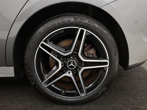 Mercedes-Benz B-Klasse 250e AMG Night | Stoelverwarming | Camera | Carplay | Sfeerverlichting | Leder/Alcantara | Full LED | Widescreen