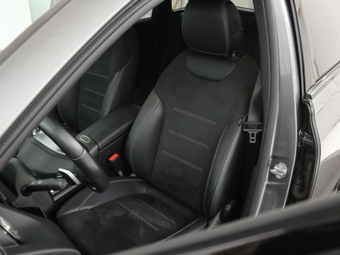 Mercedes-Benz B-Klasse 250e AMG Night | Stoelverwarming | Camera | Carplay | Sfeerverlichting | Leder/Alcantara | Full LED | Widescreen