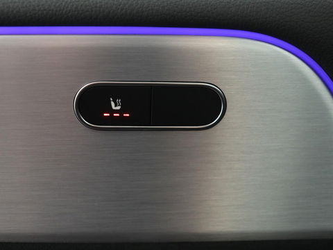 Mercedes-Benz B-Klasse 250e AMG Night | Stoelverwarming | Camera | Carplay | Sfeerverlichting | Leder/Alcantara | Full LED | Widescreen