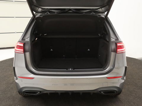 Mercedes-Benz B-Klasse 250e AMG Night | Stoelverwarming | Camera | Carplay | Sfeerverlichting | Leder/Alcantara | Full LED | Widescreen