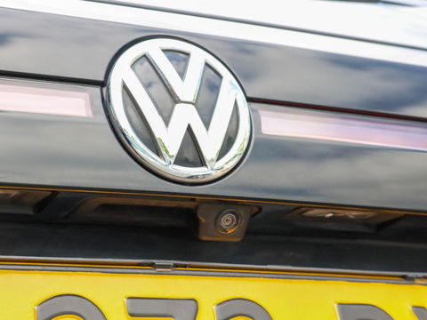 Volkswagen T-Cross 1.0 TSI Life | Design Pack | Navigatie | Climate Control | Camera