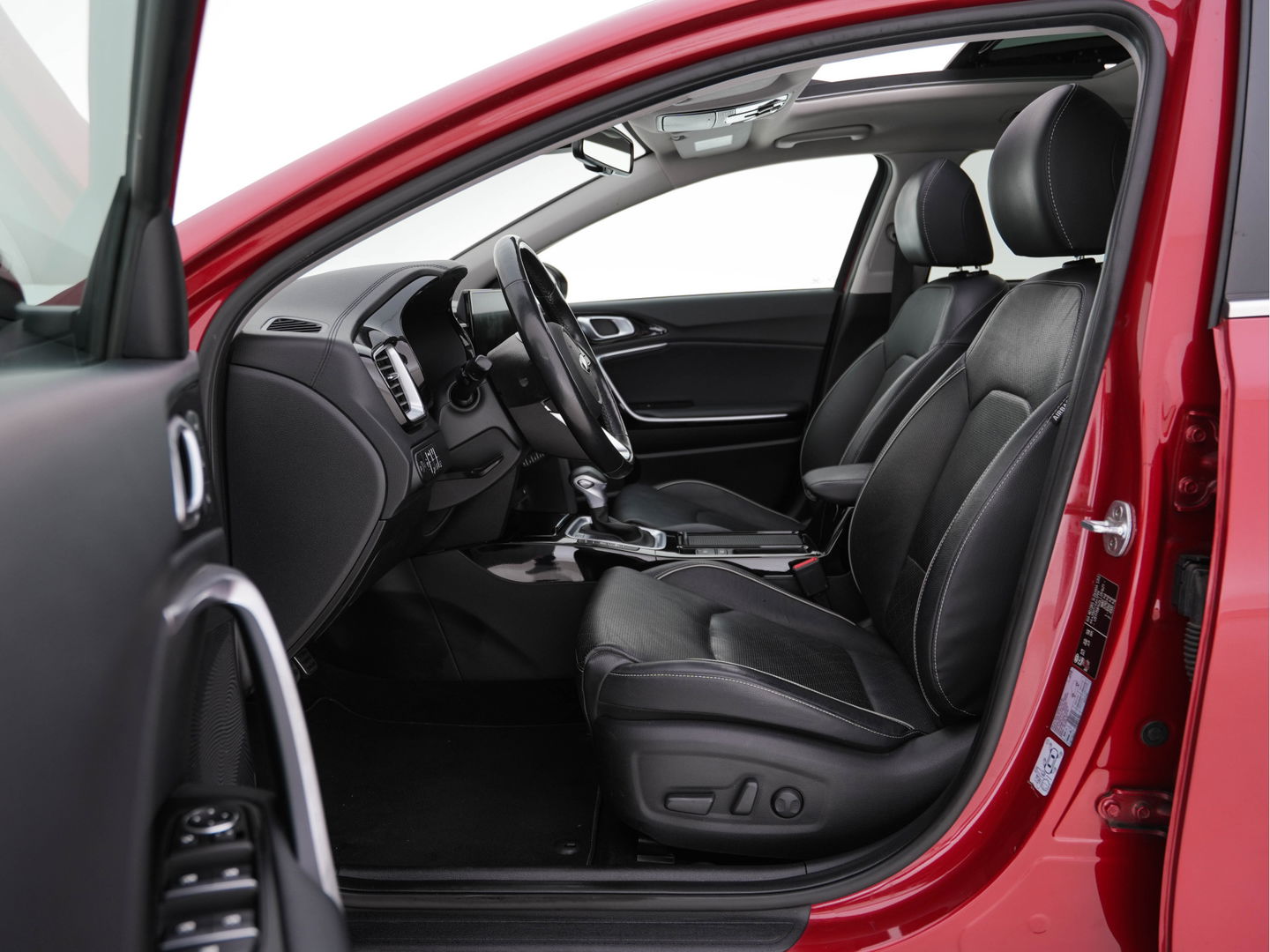 Kia Ceed Sportswagon 1.4 T-GDi ExecutiveLine Aut. *PANO | FULL-LEATHER | ADAPT.CRUISE | FULL-LED | MEMORY-PACK | DIGI-COCKPIT | JBL-SOUND | BLINDSPOT | KEYLESS | COOLED/HEATED-COMFORT-SEATS | NAVI-FULLMAP | LANE-ASSIST | 17''ALU*