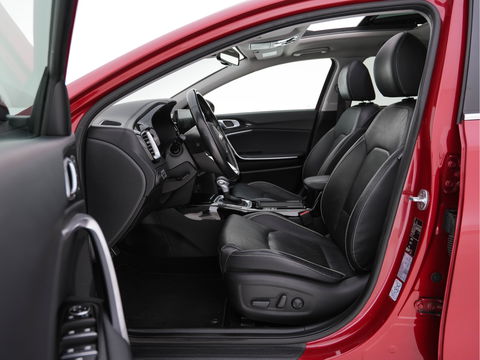 Kia Ceed Sportswagon 1.4 T-GDi ExecutiveLine Aut. *PANO | FULL-LEATHER | ADAPT.CRUISE | FULL-LED | MEMORY-PACK | DIGI-COCKPIT | JBL-SOUND | BLINDSPOT | KEYLESS | COOLED/HEATED-COMFORT-SEATS | NAVI-FULLMAP | LANE-ASSIST | 17''ALU*