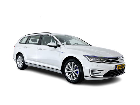 Volkswagen Passat Variant 1.4 TSI GTE Highline Aut. *FULL-LED | ADAPTIVE-CRUISE | ERGONOMIC-SPORTSEATS | KEYLESS | NAVI-FULLMAP | ECC | PARKPILOT | HEATED-SEATS | SHIFT-PADDLES | AMBIENT-LIGHT | TOWBAR | 17''ALU*