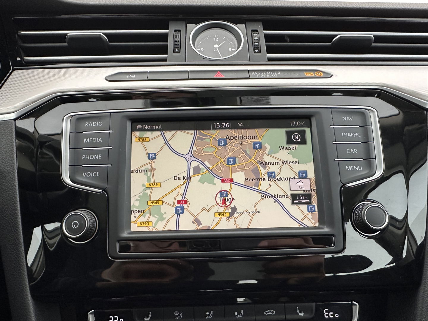 Volkswagen Passat Variant 1.4 TSI GTE Highline Aut. *FULL-LED | ADAPTIVE-CRUISE | ERGONOMIC-SPORTSEATS | KEYLESS | NAVI-FULLMAP | ECC | PARKPILOT | HEATED-SEATS | SHIFT-PADDLES | AMBIENT-LIGHT | TOWBAR | 17''ALU*