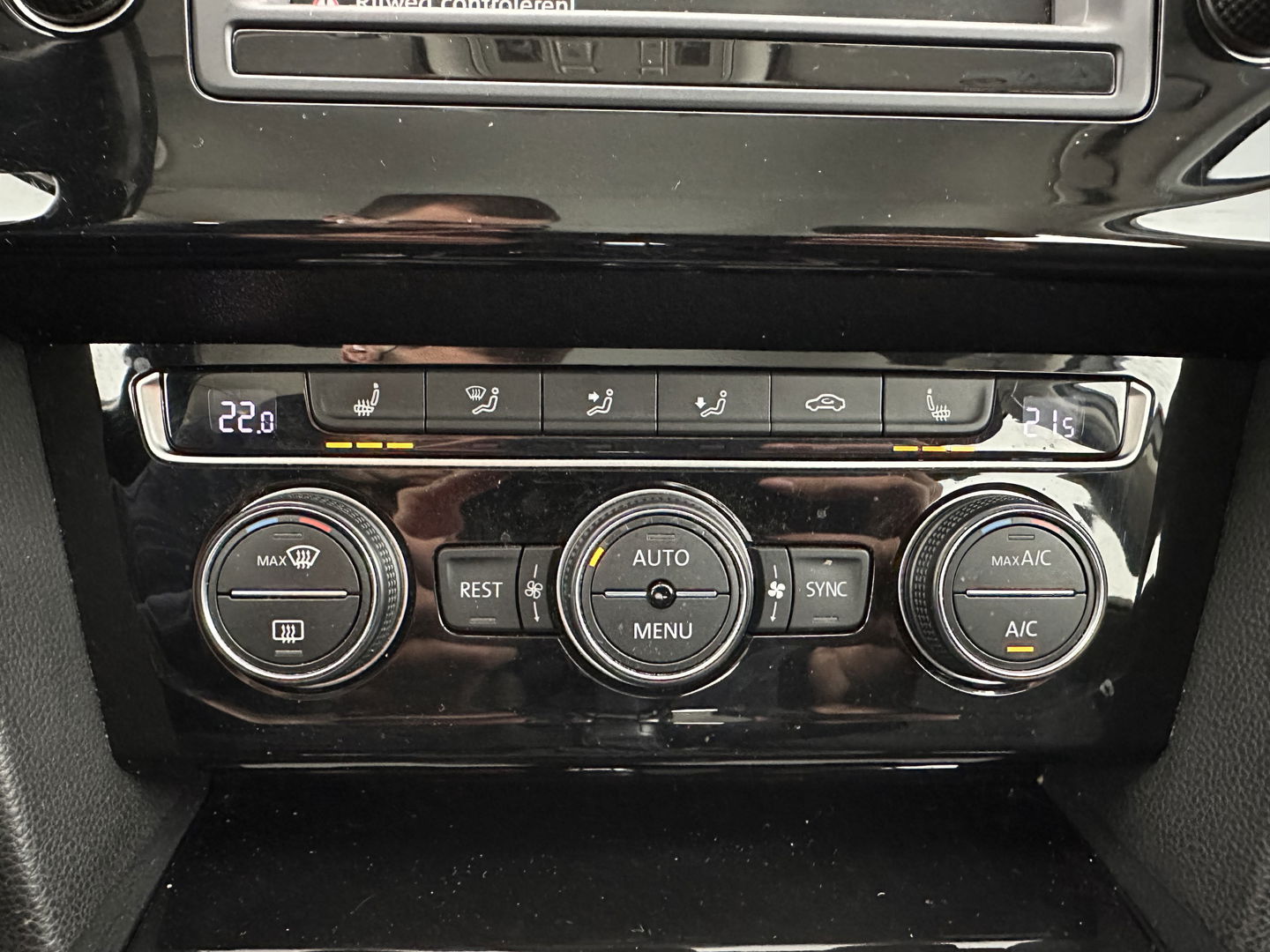 Volkswagen Passat Variant 1.4 TSI GTE Highline Aut. *FULL-LED | ADAPTIVE-CRUISE | ERGONOMIC-SPORTSEATS | KEYLESS | NAVI-FULLMAP | ECC | PARKPILOT | HEATED-SEATS | SHIFT-PADDLES | AMBIENT-LIGHT | TOWBAR | 17''ALU*