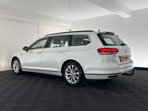 Volkswagen Passat Variant 1.4 TSI GTE Highline Aut. *FULL-LED | ADAPTIVE-CRUISE | ERGONOMIC-SPORTSEATS | KEYLESS | NAVI-FULLMAP | ECC | PARKPILOT | HEATED-SEATS | SHIFT-PADDLES | AMBIENT-LIGHT | TOWBAR | 17''ALU*