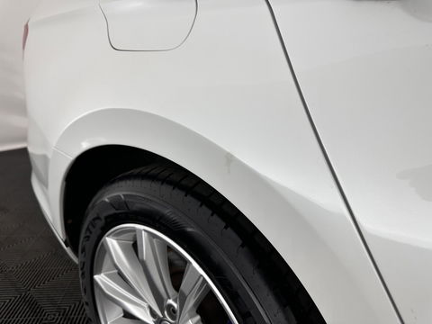 Volkswagen Passat Variant 1.4 TSI GTE Highline Aut. *FULL-LED | ADAPTIVE-CRUISE | ERGONOMIC-SPORTSEATS | KEYLESS | NAVI-FULLMAP | ECC | PARKPILOT | HEATED-SEATS | SHIFT-PADDLES | AMBIENT-LIGHT | TOWBAR | 17''ALU*