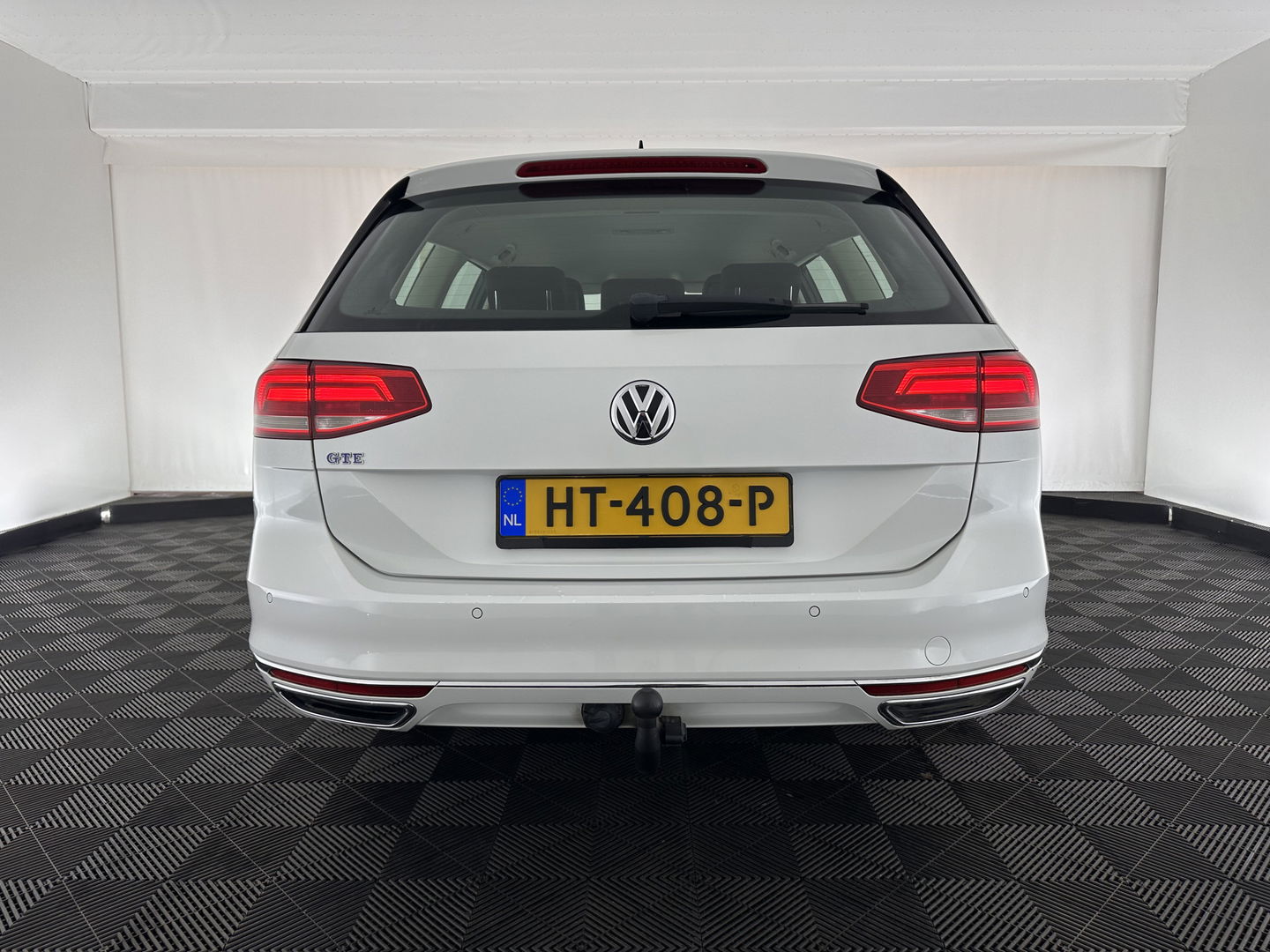 Volkswagen Passat Variant 1.4 TSI GTE Highline Aut. *FULL-LED | ADAPTIVE-CRUISE | ERGONOMIC-SPORTSEATS | KEYLESS | NAVI-FULLMAP | ECC | PARKPILOT | HEATED-SEATS | SHIFT-PADDLES | AMBIENT-LIGHT | TOWBAR | 17''ALU*