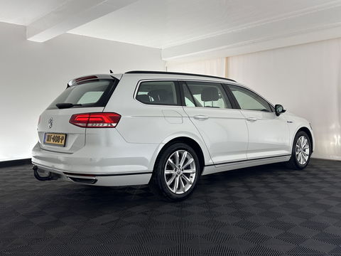 Volkswagen Passat Variant 1.4 TSI GTE Highline Aut. *FULL-LED | ADAPTIVE-CRUISE | ERGONOMIC-SPORTSEATS | KEYLESS | NAVI-FULLMAP | ECC | PARKPILOT | HEATED-SEATS | SHIFT-PADDLES | AMBIENT-LIGHT | TOWBAR | 17''ALU*