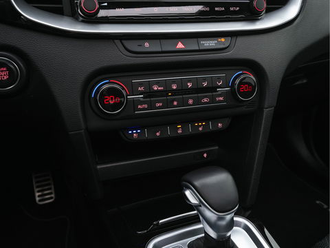 Kia Ceed Sportswagon 1.4 T-GDi ExecutiveLine Aut. *PANO | FULL-LEATHER | ADAPT.CRUISE | FULL-LED | MEMORY-PACK | DIGI-COCKPIT | JBL-SOUND | BLINDSPOT | KEYLESS | COOLED/HEATED-COMFORT-SEATS | NAVI-FULLMAP | LANE-ASSIST | 17''ALU*