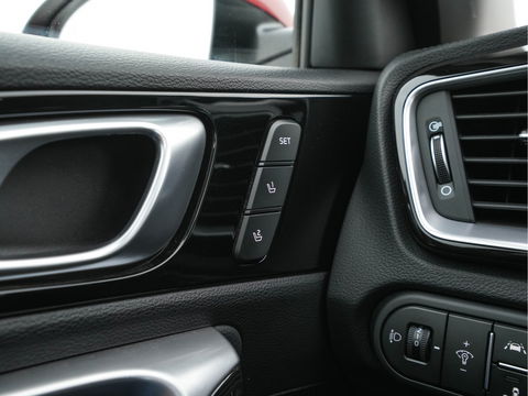 Kia Ceed Sportswagon 1.4 T-GDi ExecutiveLine Aut. *PANO | FULL-LEATHER | ADAPT.CRUISE | FULL-LED | MEMORY-PACK | DIGI-COCKPIT | JBL-SOUND | BLINDSPOT | KEYLESS | COOLED/HEATED-COMFORT-SEATS | NAVI-FULLMAP | LANE-ASSIST | 17''ALU*