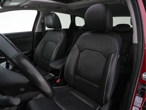 Kia Ceed Sportswagon 1.4 T-GDi ExecutiveLine Aut. *PANO | FULL-LEATHER | ADAPT.CRUISE | FULL-LED | MEMORY-PACK | DIGI-COCKPIT | JBL-SOUND | BLINDSPOT | KEYLESS | COOLED/HEATED-COMFORT-SEATS | NAVI-FULLMAP | LANE-ASSIST | 17''ALU*