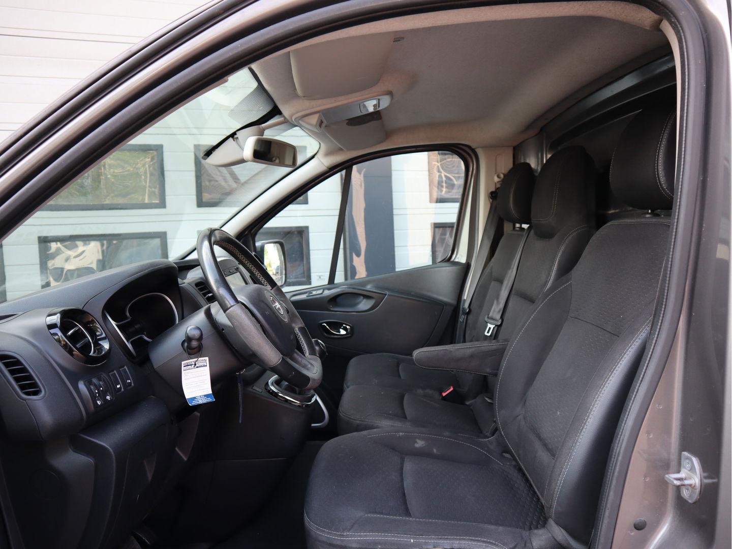 Opel Vivaro 1.6 CDTI 141 pk L2 Lang - Trekhaak - Imperiaal - Camera - Clima
