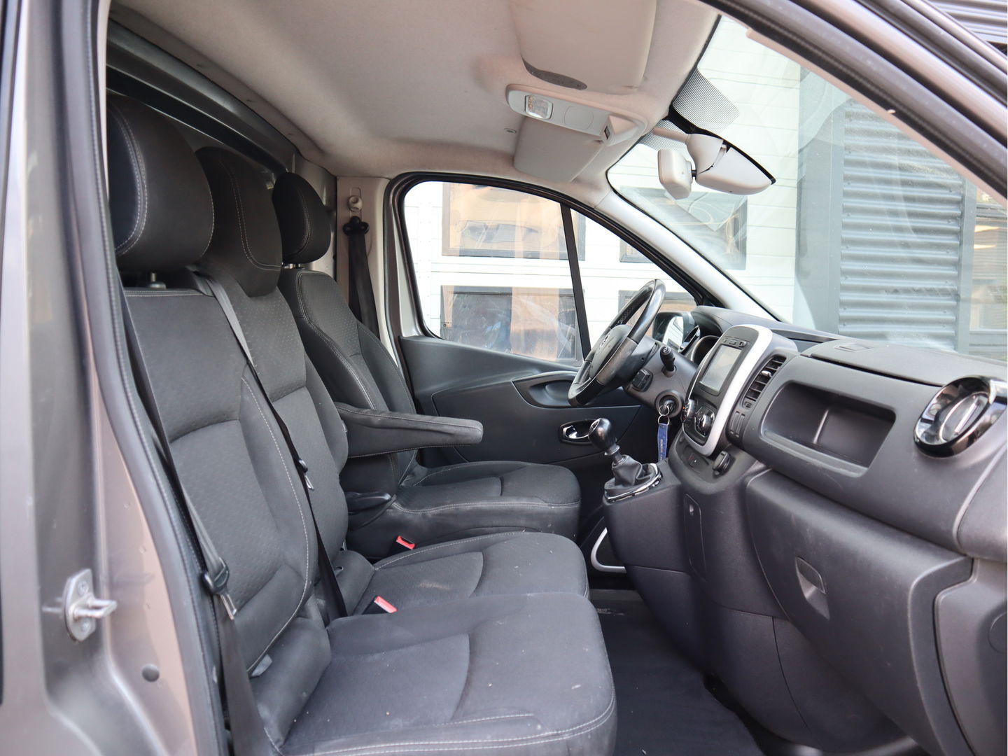 Opel Vivaro 1.6 CDTI 141 pk L2 Lang - Trekhaak - Imperiaal - Camera - Clima