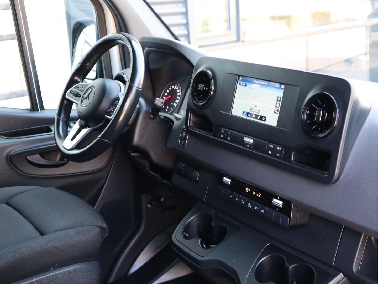 Mercedes-Benz Sprinter 316 CDI Euro 6 Automaat L3H2 Laadklep Dhollandia - MBUX - Clima - Camera