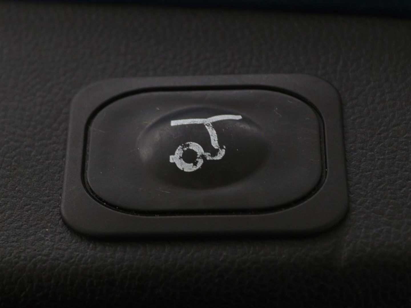 Ford Focus 1.0 EcoBoost ST Line X | Panoramadak | Stoel & stuurverwarming | Adaptive cruise | Camera | Carplay | Full LED | Trekhaak | Climate control | Navigatie