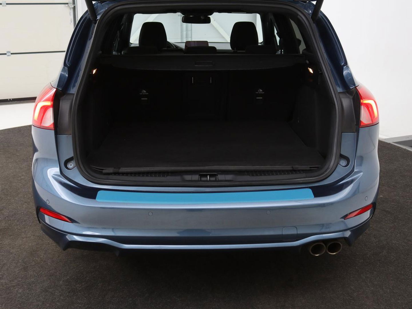 Ford Focus 1.0 EcoBoost ST Line X | Panoramadak | Stoel & stuurverwarming | Adaptive cruise | Camera | Carplay | Full LED | Trekhaak | Climate control | Navigatie