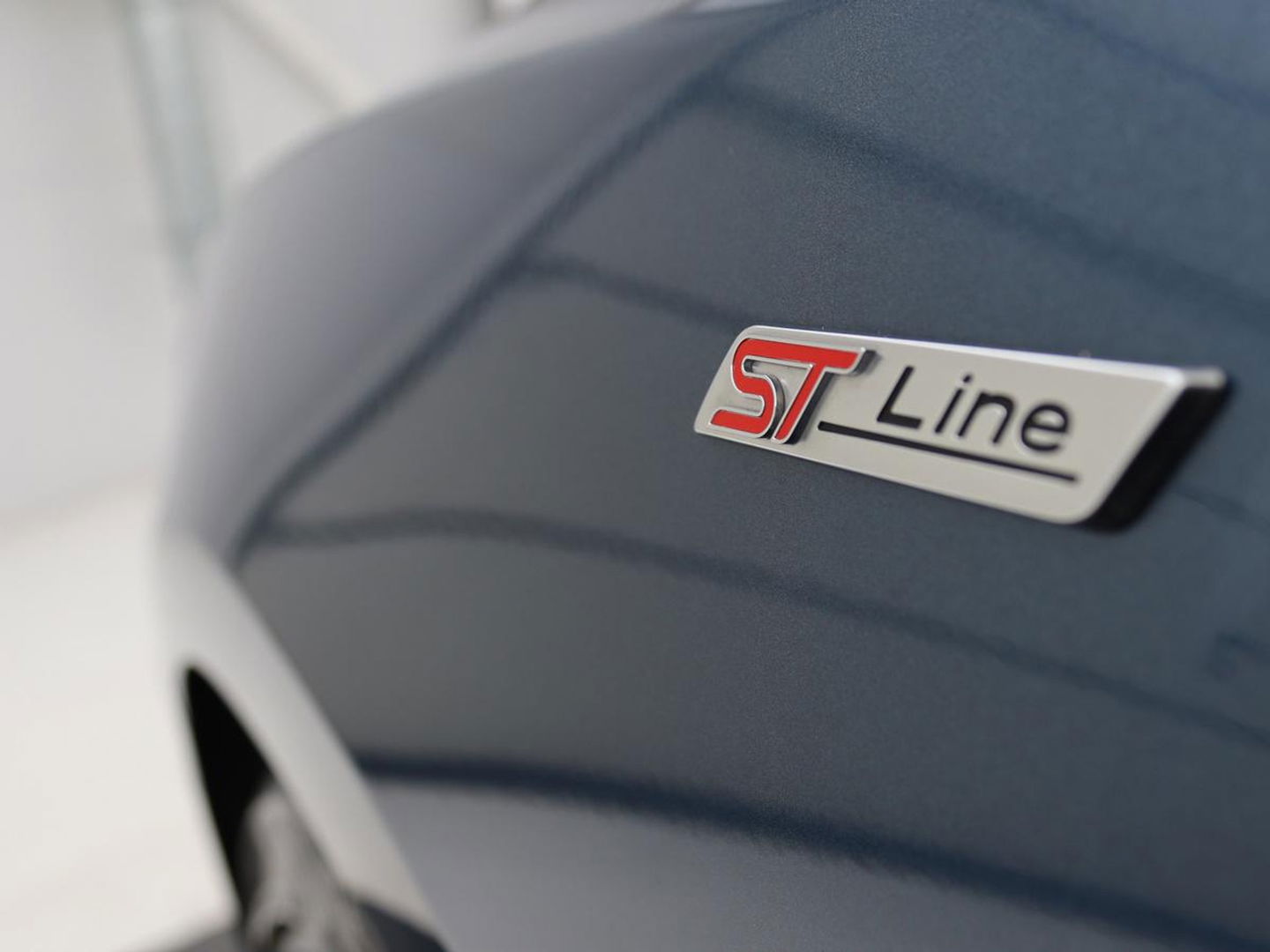 Ford Focus 1.0 EcoBoost ST Line X | Panoramadak | Stoel & stuurverwarming | Adaptive cruise | Camera | Carplay | Full LED | Trekhaak | Climate control | Navigatie