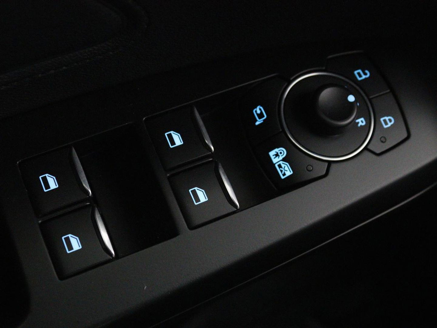 Ford Focus 1.0 EcoBoost ST Line X | Panoramadak | Stoel & stuurverwarming | Adaptive cruise | Camera | Carplay | Full LED | Trekhaak | Climate control | Navigatie