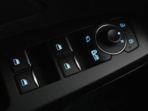 Ford Focus 1.0 EcoBoost ST Line X | Panoramadak | Stoel & stuurverwarming | Adaptive cruise | Camera | Carplay | Full LED | Trekhaak | Climate control | Navigatie