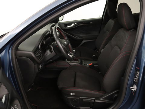 Ford Focus 1.0 EcoBoost ST Line X | Panoramadak | Stoel & stuurverwarming | Adaptive cruise | Camera | Carplay | Full LED | Trekhaak | Climate control | Navigatie