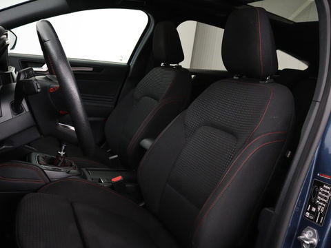Ford Focus 1.0 EcoBoost ST Line X | Panoramadak | Stoel & stuurverwarming | Adaptive cruise | Camera | Carplay | Full LED | Trekhaak | Climate control | Navigatie