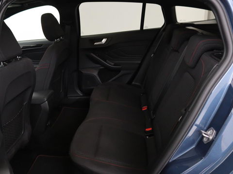 Ford Focus 1.0 EcoBoost ST Line X | Panoramadak | Stoel & stuurverwarming | Adaptive cruise | Camera | Carplay | Full LED | Trekhaak | Climate control | Navigatie