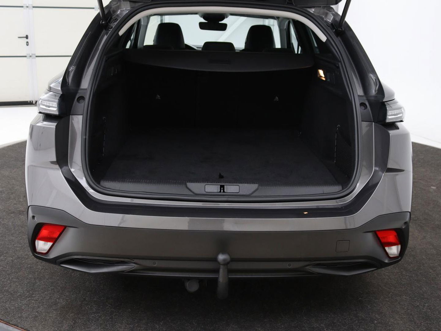 Peugeot 308 1.6 PHEV Active Pack Business | Stoelverwarming | Trekhaak | Carplay | Half leder | Sportstoelen | Navigatie | Full LED