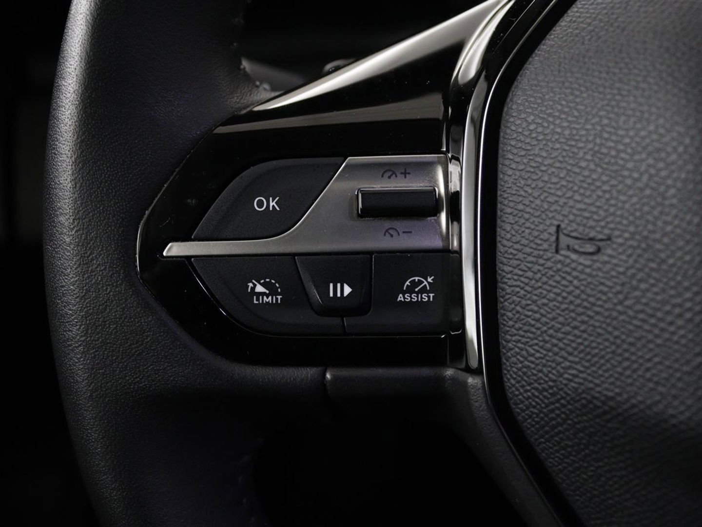 Peugeot 308 1.6 PHEV Active Pack Business | Stoelverwarming | Trekhaak | Carplay | Half leder | Sportstoelen | Navigatie | Full LED