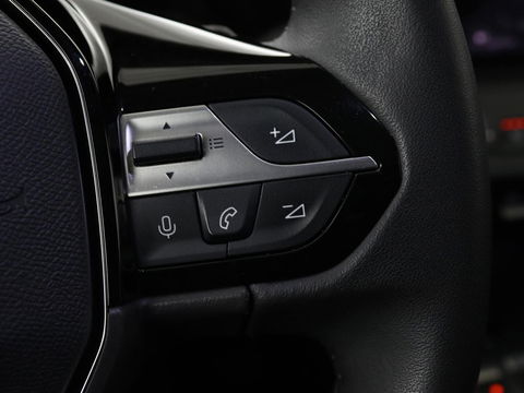Peugeot 308 1.6 PHEV Active Pack Business | Stoelverwarming | Trekhaak | Carplay | Half leder | Sportstoelen | Navigatie | Full LED