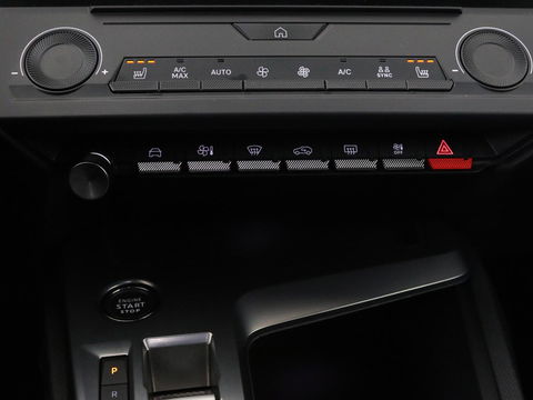 Peugeot 308 1.6 PHEV Active Pack Business | Stoelverwarming | Trekhaak | Carplay | Half leder | Sportstoelen | Navigatie | Full LED