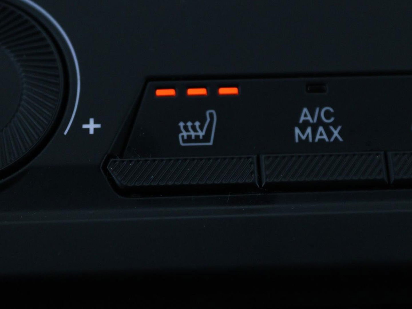 Peugeot 308 1.6 PHEV Active Pack Business | Stoelverwarming | Trekhaak | Carplay | Half leder | Sportstoelen | Navigatie | Full LED