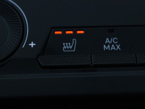 Peugeot 308 1.6 PHEV Active Pack Business | Stoelverwarming | Trekhaak | Carplay | Half leder | Sportstoelen | Navigatie | Full LED