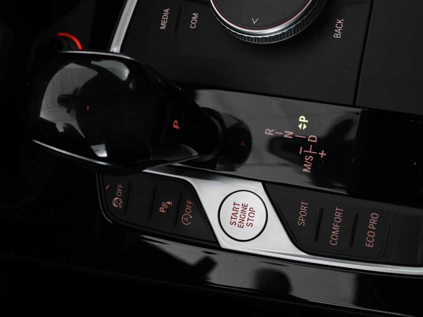 BMW 2 Serie Gran Coupé 218i M Sport | Stoelverwarming | Adaptive cruise | Carplay | Trekhaak | Sportstoelen | DAB | Half leder | Live Cockpit | Climate control