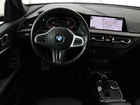 BMW 2 Serie Gran Coupé 218i M Sport | Stoelverwarming | Adaptive cruise | Carplay | Trekhaak | Sportstoelen | DAB | Half leder | Live Cockpit | Climate control