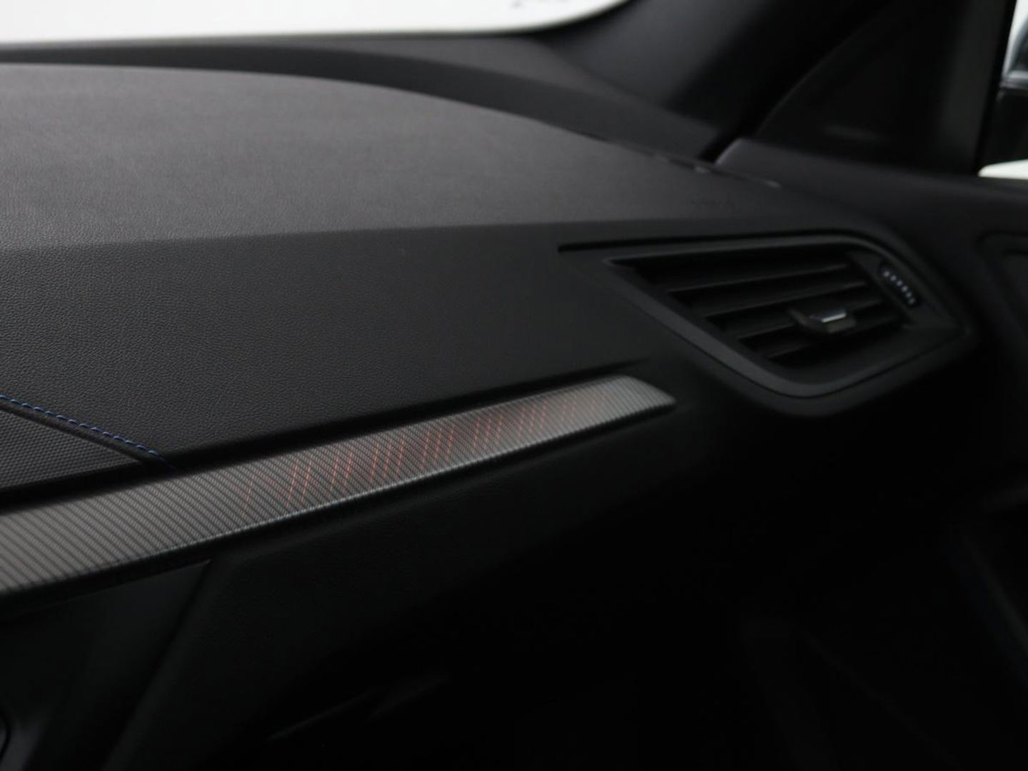 BMW 2 Serie Gran Coupé 218i M Sport | Stoelverwarming | Adaptive cruise | Carplay | Trekhaak | Sportstoelen | DAB | Half leder | Live Cockpit | Climate control