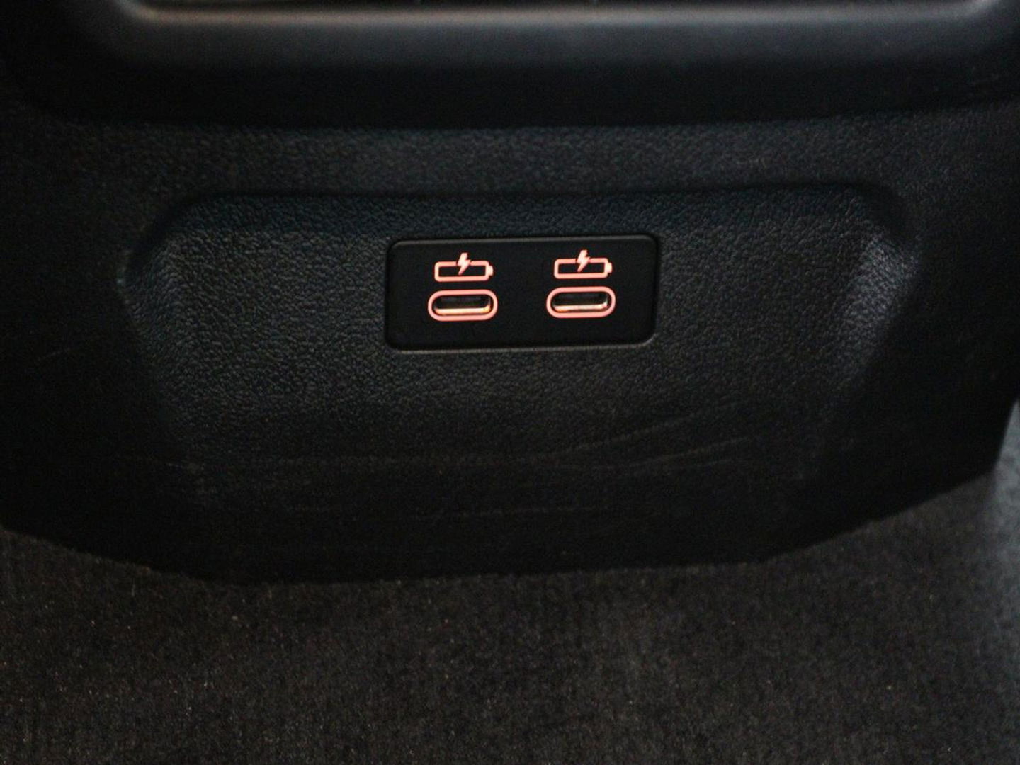 BMW 2 Serie Gran Coupé 218i M Sport | Stoelverwarming | Adaptive cruise | Carplay | Trekhaak | Sportstoelen | DAB | Half leder | Live Cockpit | Climate control