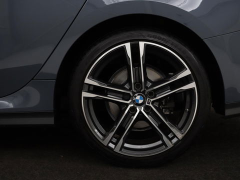 BMW 2 Serie Gran Coupé 218i M Sport | Stoelverwarming | Adaptive cruise | Carplay | Trekhaak | Sportstoelen | DAB | Half leder | Live Cockpit | Climate control