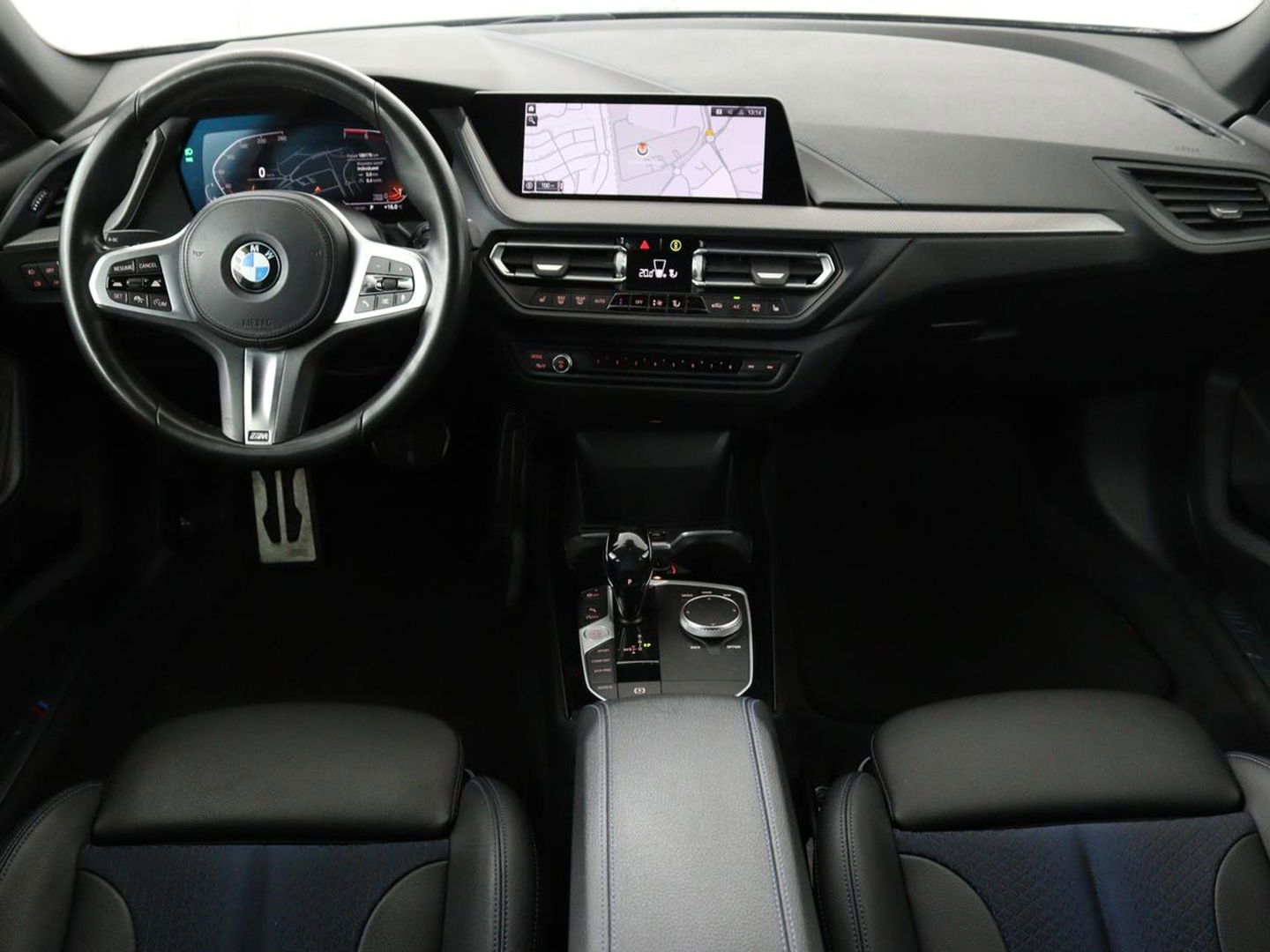 BMW 2 Serie Gran Coupé 218i M Sport | Stoelverwarming | Adaptive cruise | Carplay | Trekhaak | Sportstoelen | DAB | Half leder | Live Cockpit | Climate control